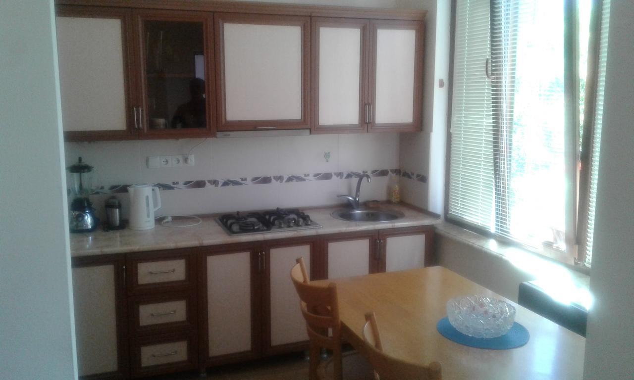 Centr Apartamento Kʼutʼaisi Exterior foto