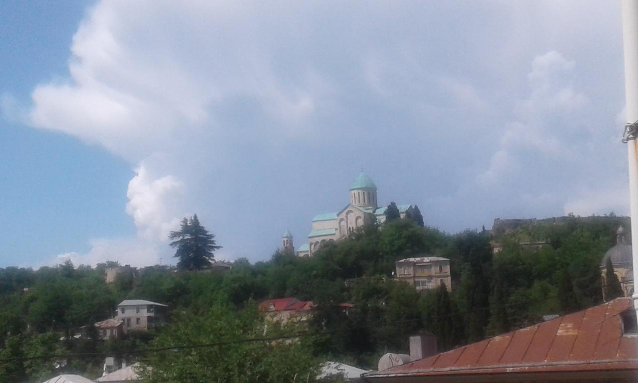 Centr Apartamento Kʼutʼaisi Exterior foto